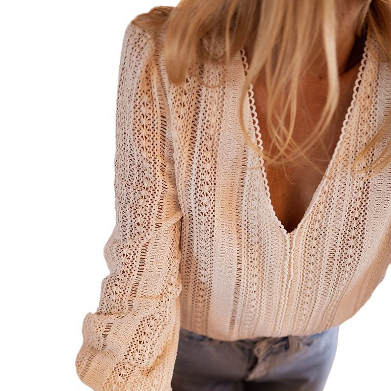 Élodie – Blouse Féminine à Col Sensuel