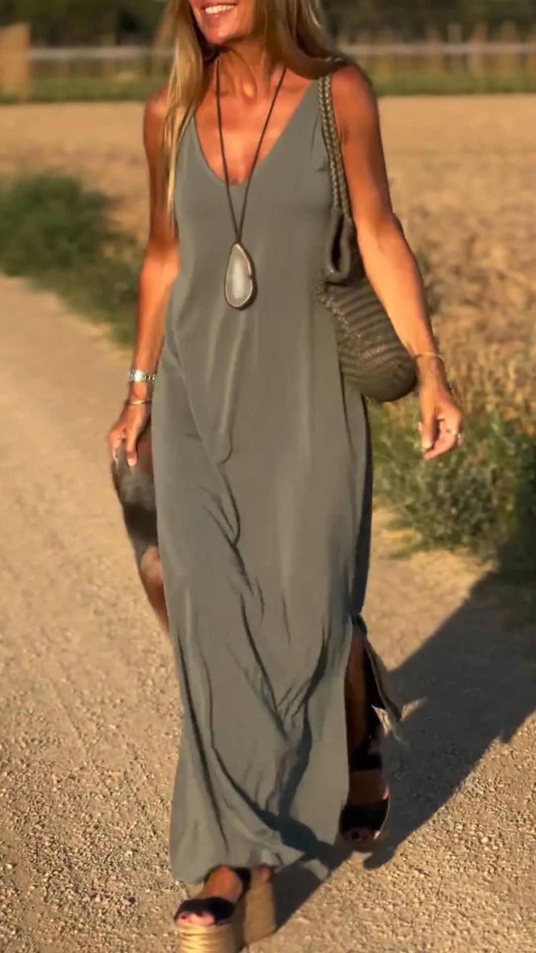 Robe Mia– Élégance Sensuelle
