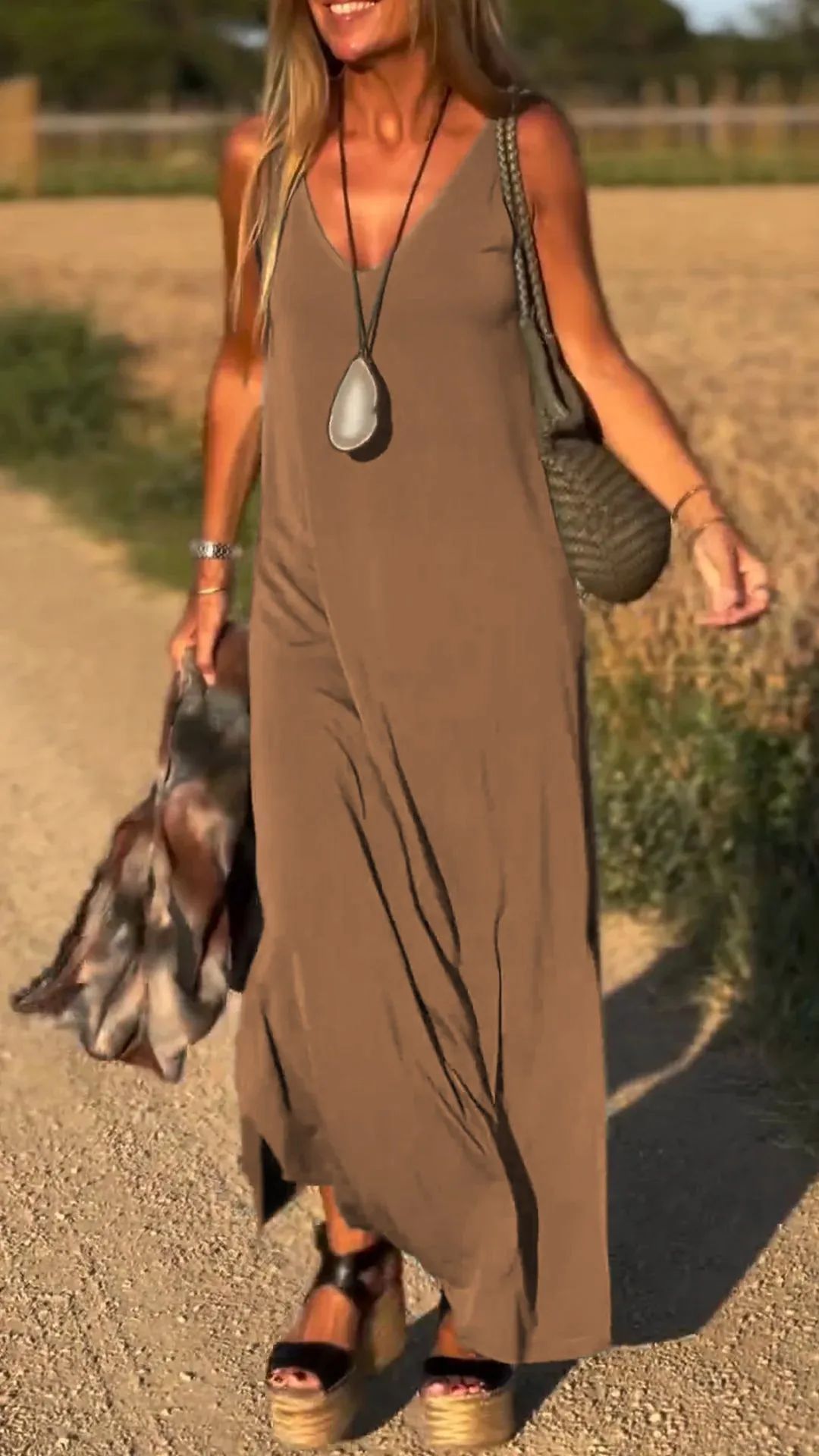 Robe Mia– Élégance Sensuelle