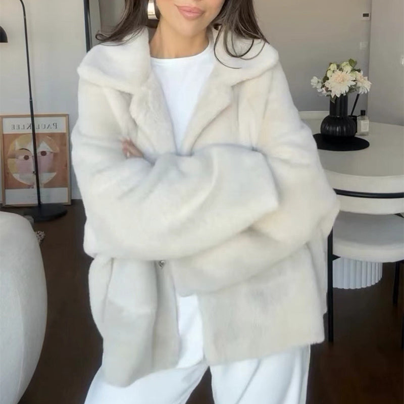 Liora Veste Furry Élégante et Chaleureuse