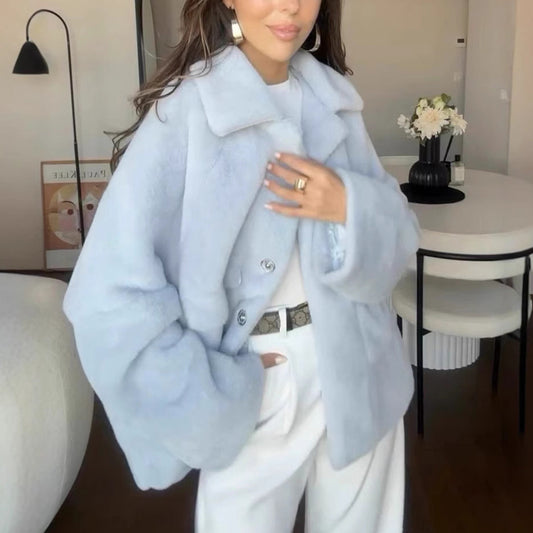 Liora Veste Furry Élégante et Chaleureuse